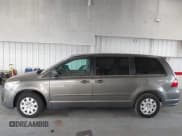 ✅ 2010 Volkswagen Routan S • VIN: 2V4RW4D11AR406513 • Lot: 43133387. Listed on IAAI with 95,856 mi. Free auction sales archive from the USA and detailed vehicle history report at DreamBid. Image 14.