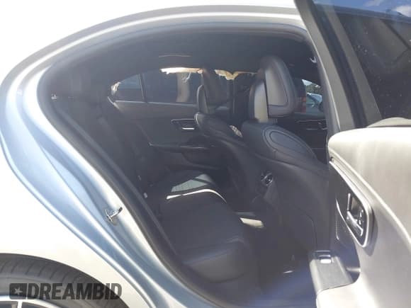 ✅ 2023 Mercedes-Benz C 300 • VIN: W1KAF4GB8PR124384 • Лот: 43461671. Опубликован ранее на IAAI с пробегом 22 021 миль. Бесплатный доступ к архиву аукционных продаж из США и подробный отчёт об истории автомобиля на DreamBid. Изображение 8.