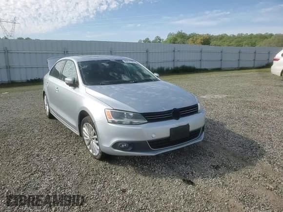 ✅ 2014 Volkswagen Jetta SEL • VIN: 3VWL17AJ4EM426947 • Lot: 49431185. Listed on Copart with 104,254 mi. Free auction sales archive from the USA and detailed vehicle history report at DreamBid. Image 11.
