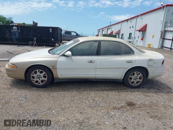 ✅ 2001 Oldsmobile Intrigue GL • VIN: 1G3WS52H41F194437 • Лот: 42047399. Опубликован ранее на IAAI с пробегом 175 859 миль. Бесплатный доступ к архиву аукционных продаж из США и подробный отчёт об истории автомобиля на DreamBid. Изображение 16.