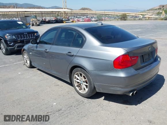 ✅ 2010 BMW 3 Series 328i • VIN: WBAPH7G56ANM52277 • Lot: 42630890. Listed on IAAI with 161,711 mi. Free auction sales archive from the USA and detailed vehicle history report at DreamBid. Image 3.