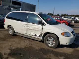 2005 Dodge Caravan SXT с VIN 2D4GP44L95R534300, выставлен на аукционе Copart как лот 77801534 с пробегом 155 299 миль миль и Списание • Salvage title. История ставок и продаж доступна на DreamBid. Изображение 4.