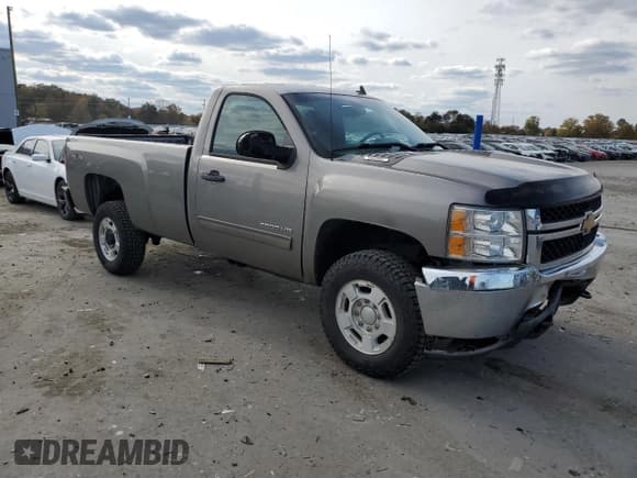 ✅ 2014 Chevrolet Silverado 2500HD LT • VIN: 1GC0KXCG0EF101300 • Lot: 89860795. Listed on Copart with 109,228 mi. Free auction sales archive from the USA and detailed vehicle history report at DreamBid. Image 4.