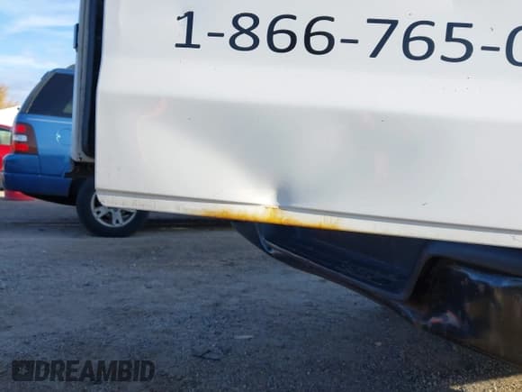 ✅ 2017 Chevrolet Express Cargo • VIN: 1GCWGBFF7H1222263 • Lot: 43569326. Listed on IAAI with 327,493 mi. Free auction sales archive from the USA and detailed vehicle history report at DreamBid. Image 19.
