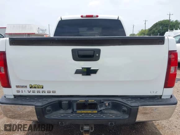 2007 Chevrolet Silverado 1500 1LT z VIN 3GCEK13387G506628, wystawiony jako IAAI lot #42087661 z przebiegiem 270 119 mil mil oraz . Historia ofert i sprzedaży dostępna na DreamBid. Obrazek 15.