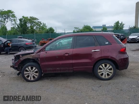 ✅ 2011 Acura RDX Technology • VIN: 5J8TB1H53BA006399 • Lot: 42459625. Listed on IAAI with 121,109 mi. Free auction sales archive from the USA and detailed vehicle history report at DreamBid. Image 15.