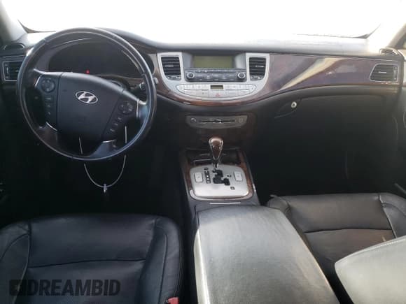 ✅ 2011 Hyundai Genesis • VIN: KMHGC4DE2BU139475 • Лот: 71754565. Опубликован ранее на Copart с пробегом 230 334 миль. Бесплатный доступ к архиву аукционных продаж из США и подробный отчёт об истории автомобиля на DreamBid. Изображение 8.