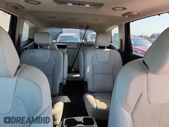 ✅ 2022 Kia Telluride EX • VIN: 5XYP34HC5NG207500 • Lot: 80083655. Listed on Copart with 80,933 mi. Free auction sales archive from the USA and detailed vehicle history report at DreamBid. Image 10.