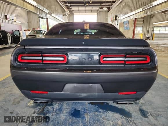 2017 Dodge Challenger R/T z VIN 2C3CDZBT5HH604748, wystawiony jako Copart lot #67543195 z przebiegiem 91 140 mil mil oraz Szkoda całkowita • Salvage title. Historia ofert i sprzedaży dostępna na DreamBid. Obrazek 6.