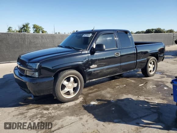 ✅ 2004 Chevrolet Silverado 1500 • VIN: 1GCEC19T94Z308172 • Lot: 92739045. Wystawiony na Copart z przebiegiem 370 712 mil. Bezpłatny archiwum sprzedaży aukcyjnych z USA i szczegółowy raport historii pojazdu na DreamBid. Zdjęcie 1.