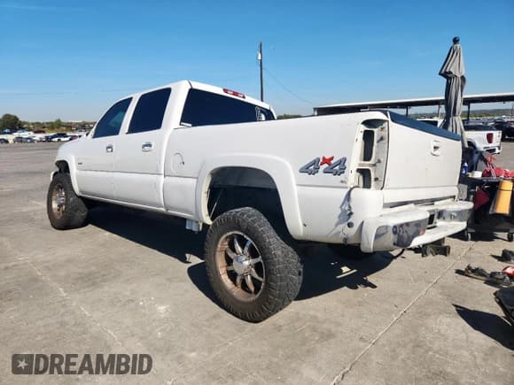 ✅ 2006 Chevrolet Silverado 2500HD LT3 • VIN: 1GCHK23DX6F192217 • Lot: 90885675. Listed on Copart with 334,978 mi. Free auction sales archive from the USA and detailed vehicle history report at DreamBid. Image 2.