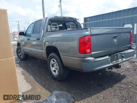 ✅ 2005 Dodge Dakota ST • VIN: 1D7HE28K75S194002 • Lot: 42562677. Wystawiony na IAAI z przebiegiem 139 060 mil. Bezpłatny archiwum sprzedaży aukcyjnych z USA i szczegółowy raport historii pojazdu na DreamBid. Zdjęcie 3.