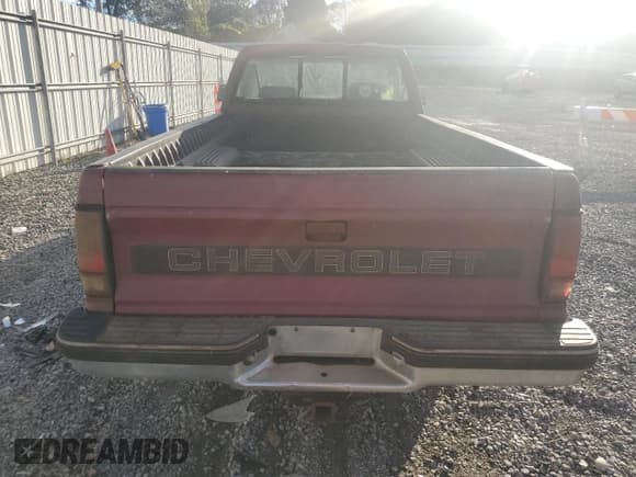 ✅ 1993 Chevrolet S-10 X96 • VIN: 1GCCS14Z3P0149258 • Lot: 81224484. Wystawiony na Copart z przebiegiem 210 504 mil. Bezpłatny archiwum sprzedaży aukcyjnych z USA i szczegółowy raport historii pojazdu na DreamBid. Zdjęcie 6.