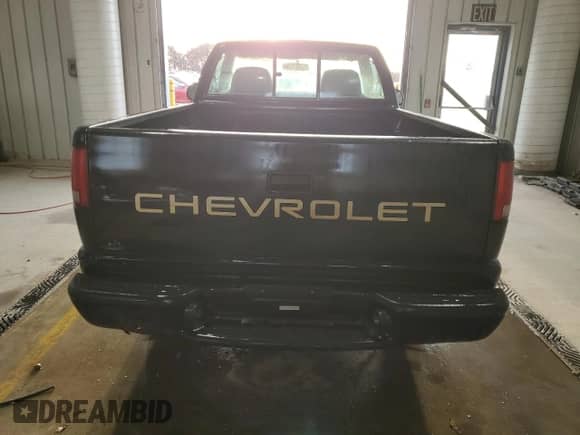 1999 Chevrolet S-10 с VIN 1GCDT14X1X8108564, выставлен на аукционе Copart как лот 77760414 с пробегом 61 677 миль миль и Списание • Salvage title. История ставок и продаж доступна на DreamBid. Изображение 6.