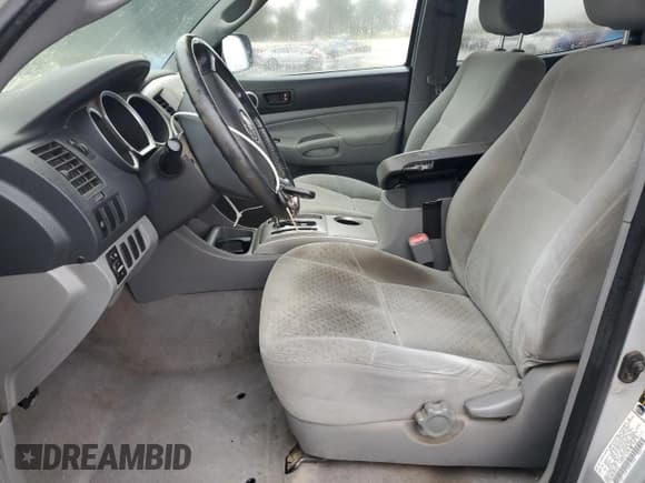 ✅ 2005 Toyota Tacoma PreRunner • VIN: 5TEJU62N05Z046133 • Lot: 92702365. Listed on Copart with 224,029 mi. Free auction sales archive from the USA and detailed vehicle history report at DreamBid. Image 7.