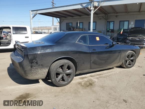 ✅ 2013 Dodge Challenger SXT • VIN: 2C3CDYAG1DH745079 • Lot: 80125774. Wystawiony na Copart z przebiegiem Nie podano. Bezpłatny archiwum sprzedaży aukcyjnych z USA i szczegółowy raport historii pojazdu na DreamBid. Zdjęcie 3.