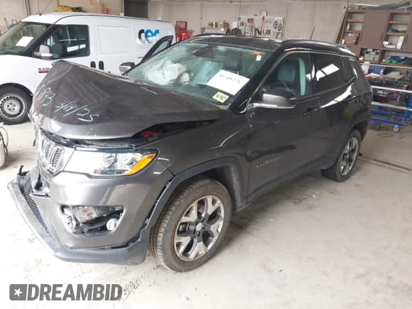 ✅ 2019 Jeep Compass Limited • VIN: 3C4NJDCB1KT787554 • Lot: 41908270. Wystawiony na IAAI z przebiegiem 89 641 mil. Bezpłatny archiwum sprzedaży aukcyjnych z USA i szczegółowy raport historii pojazdu na DreamBid. Zdjęcie 17.