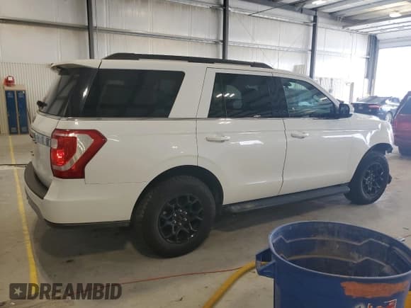 ✅ 2020 Ford Expedition XLT • VIN: 1FMJU1JT4LEA98752 • Lot: 67287795. Wystawiony na Copart z przebiegiem 105 927 mil. Bezpłatny archiwum sprzedaży aukcyjnych z USA i szczegółowy raport historii pojazdu na DreamBid. Zdjęcie 3.