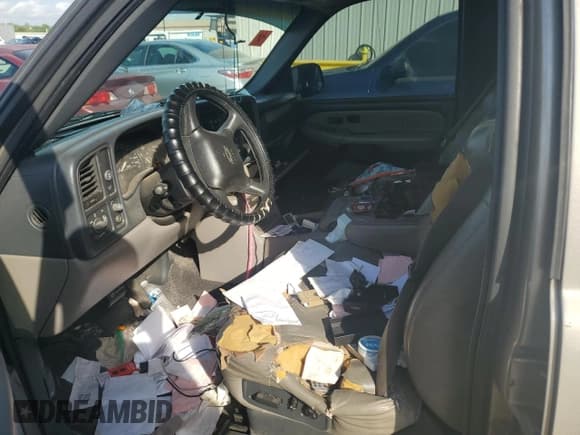 ✅ 2002 Chevrolet Suburban LT • VIN: 1GNEC16Z52J104853 • Лот: 54861975. Опубликован ранее на Copart с пробегом Не указан. Бесплатный доступ к архиву аукционных продаж из США и подробный отчёт об истории автомобиля на DreamBid. Изображение 7.