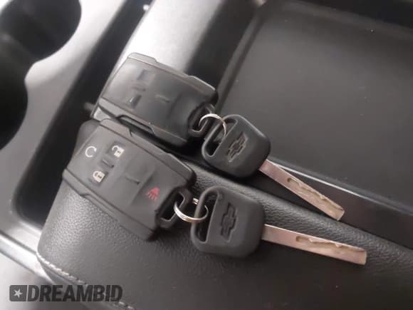 ✅ 2015 Chevrolet Silverado 2500HD LT • VIN: 1GC1KVEG4FF519124 • Lot: 43017987. Listed on IAAI with 144,593 mi. Free auction sales archive from the USA and detailed vehicle history report at DreamBid. Image 11.