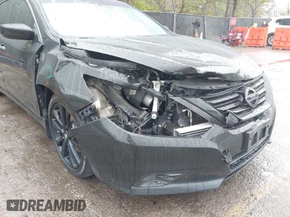 ✅ 2018 Nissan Altima SR • VIN: 1N4AL3AP0JC189554 • Lot: 43495720. Wystawiony na IAAI z przebiegiem 174 550 mil. Bezpłatny archiwum sprzedaży aukcyjnych z USA i szczegółowy raport historii pojazdu na DreamBid. Zdjęcie 6.