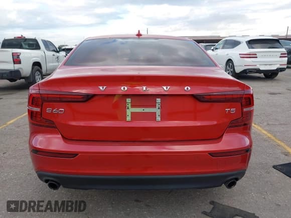 ✅ 2020 Volvo S60 Momentum • VIN: 7JR102FK4LG049742 • Lot: 43469268. Listed on IAAI with 86,300 mi. Free auction sales archive from the USA and detailed vehicle history report at DreamBid. Image 16.