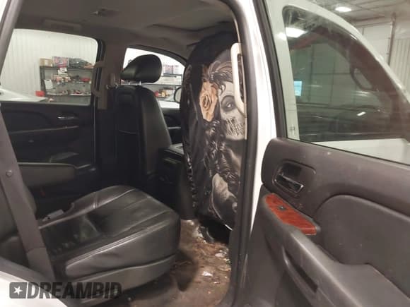 ✅ 2010 Chevrolet Tahoe LT • VIN: 1GNUCBE06AR213214 • Лот: 43538645. Опубликован ранее на IAAI с пробегом 278 011 миль. Бесплатный доступ к архиву аукционных продаж из США и подробный отчёт об истории автомобиля на DreamBid. Изображение 8.