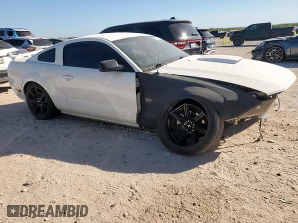 ✅ 2008 Ford Mustang GT Deluxe • VIN: 1ZVHT82H785199149 • Lot: 92412795. Listed on Copart with 137,519 mi. Free auction sales archive from the USA and detailed vehicle history report at DreamBid. Image 4.