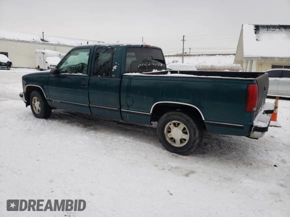 ✅ 1997 Chevrolet Silverado 1500 • VIN: 1GCEC19M5VE234668 • Lot: 87549755. Wystawiony na Copart z przebiegiem 241 680 mil. Bezpłatny archiwum sprzedaży aukcyjnych z USA i szczegółowy raport historii pojazdu na DreamBid. Zdjęcie 2.