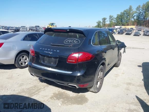 ✅ 2014 Porsche Cayenne S • VIN: WP1AB2A22ELA58576 • Lot: 43621987. Listed on IAAI with 113,623 mi. Free auction sales archive from the USA and detailed vehicle history report at DreamBid. Image 4.