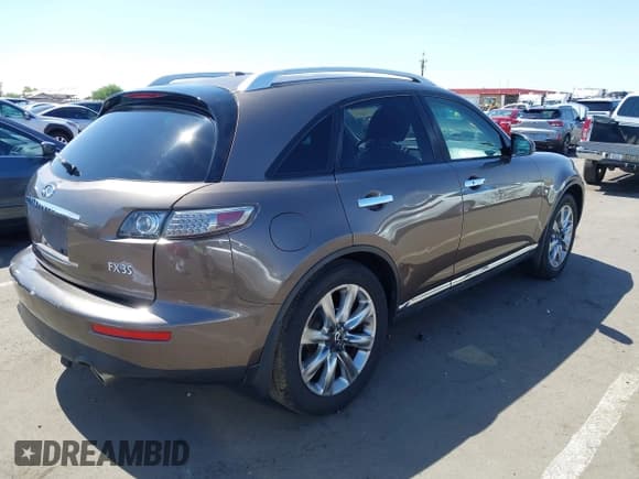 ✅ 2008 Infiniti FX • VIN: JNRAS08U18X104201 • Lot: 42603588. Wystawiony na IAAI z przebiegiem 197 977 mil. Bezpłatny archiwum sprzedaży aukcyjnych z USA i szczegółowy raport historii pojazdu na DreamBid. Zdjęcie 4.