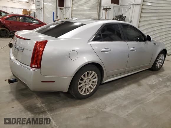 ✅ 2013 Cadillac CTS Luxury • VIN: 1G6DG5E53D0141247 • Lot: 71523945. Wystawiony na Copart z przebiegiem 199 981 mil. Bezpłatny archiwum sprzedaży aukcyjnych z USA i szczegółowy raport historii pojazdu na DreamBid. Zdjęcie 3.