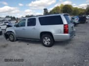 ✅ 2010 Chevrolet Suburban LT • VIN: 1GNUKJE36AR183851 • Lot: 76202814. Wystawiony na Copart z przebiegiem 243 602 mil. Bezpłatny archiwum sprzedaży aukcyjnych z USA i szczegółowy raport historii pojazdu na DreamBid. Zdjęcie 2.