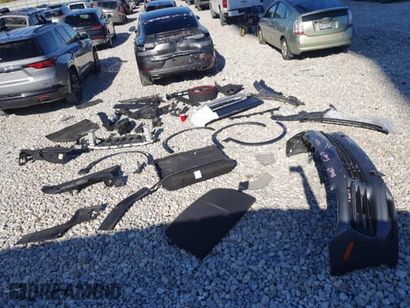 ✅ 2023 Porsche Cayenne • VIN: WP1BA2AY9PDA26281 • Lot: 82383995. Wystawiony na Copart z przebiegiem 22 025 mil. Bezpłatny archiwum sprzedaży aukcyjnych z USA i szczegółowy raport historii pojazdu na DreamBid. Zdjęcie 13.