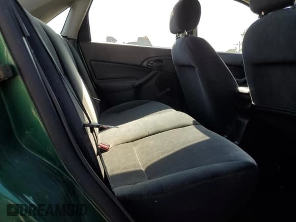 ✅ 2002 Ford Focus LX • VIN: 1FAFP33P12W116894 • Lot: 60923905. Wystawiony na Copart z przebiegiem 199 465 mil. Bezpłatny archiwum sprzedaży aukcyjnych z USA i szczegółowy raport historii pojazdu na DreamBid. Zdjęcie 10.