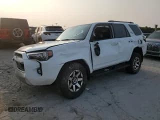 ✅ 2021 Toyota 4Runner TRD Off Road • VIN: JTEPU5JR8M5935946 • Lot: 71610835. Wystawiony na Copart z przebiegiem 104 453 mil. Bezpłatny archiwum sprzedaży aukcyjnych z USA i szczegółowy raport historii pojazdu na DreamBid. Zdjęcie 1.