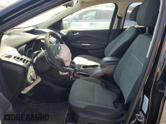 ✅ 2015 Ford Escape SE • VIN: 1FMCU0G71FUC60649 • Lot: 70668205. Wystawiony na Copart z przebiegiem 146 201 mil. Bezpłatny archiwum sprzedaży aukcyjnych z USA i szczegółowy raport historii pojazdu na DreamBid. Zdjęcie 7.