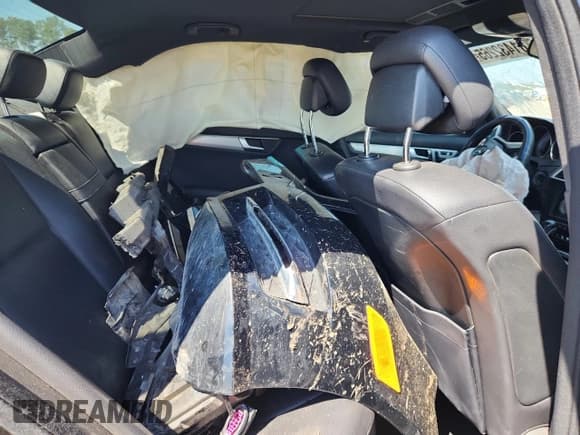 ✅ 2014 Mercedes-Benz C 250 Sport • VIN: WDDGF4HB7EG246543 • Лот: 81432265. Опубликован ранее на Copart с пробегом Не указан. Бесплатный доступ к архиву аукционных продаж из США и подробный отчёт об истории автомобиля на DreamBid. Изображение 10.