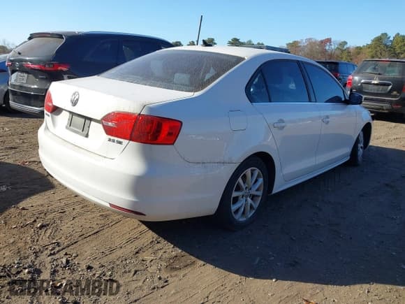 ✅ 2013 Volkswagen Jetta SE • VIN: 3VWDP7AJXDM359188 • Lot: 40790094. Wystawiony na IAAI z przebiegiem 84 286 mil. Bezpłatny archiwum sprzedaży aukcyjnych z USA i szczegółowy raport historii pojazdu na DreamBid. Zdjęcie 4.