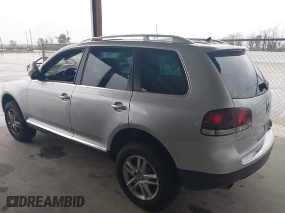 ✅ 2008 Volkswagen Touareg V6 • VIN: WVGBE77LX8D044509 • Lot: 43746471. Listed on IAAI with 112,409 mi. Free auction sales archive from the USA and detailed vehicle history report at DreamBid. Image 3.