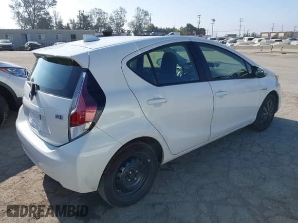 ✅ 2016 Toyota Prius One • VIN: JTDKDTB39G1132734 • Lot: 42675849. Listed on IAAI with 151,144 mi. Free auction sales archive from the USA and detailed vehicle history report at DreamBid. Image 4.