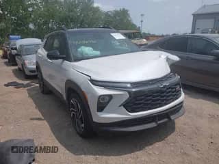 2025 Chevrolet TrailBlazer RS с VIN KL79MTSL7SB080115, выставлен на аукционе IAAI как лот 42416790 с пробегом 6 068 миль миль и . История ставок и продаж доступна на DreamBid. Изображение 1.