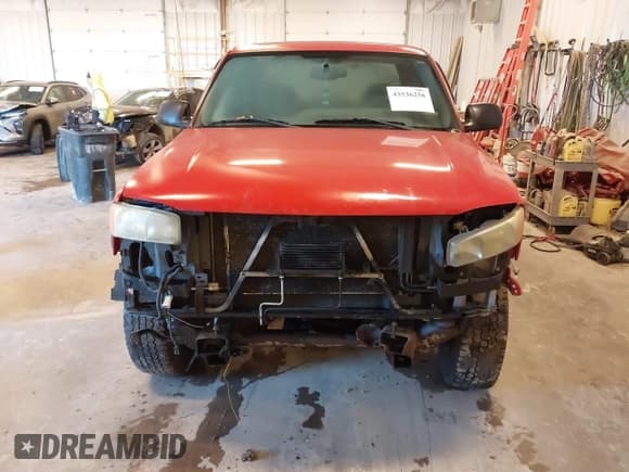 ✅ 2004 GMC Sierra 2500HD SLE • VIN: 1GTHK29U14E130926 • Lot: 43536256. Wystawiony na IAAI z przebiegiem Nie podano. Bezpłatny archiwum sprzedaży aukcyjnych z USA i szczegółowy raport historii pojazdu na DreamBid. Zdjęcie 13.