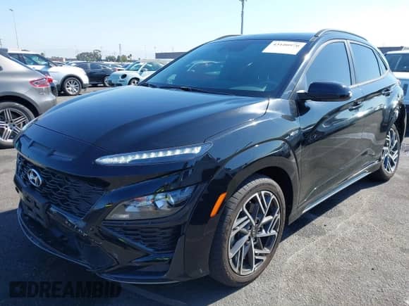 ✅ 2023 Hyundai Kona N Line • VIN: KM8K33A30PU973551 • Lot: 43100970. Wystawiony na IAAI z przebiegiem 22 207 mil mil. Skorzystaj z bezpłatnego archiwum sprzedaży aukcyjnych z USA i zobacz szczegółowy raport historii pojazdu na DreamBid. Zdjęcie 17.