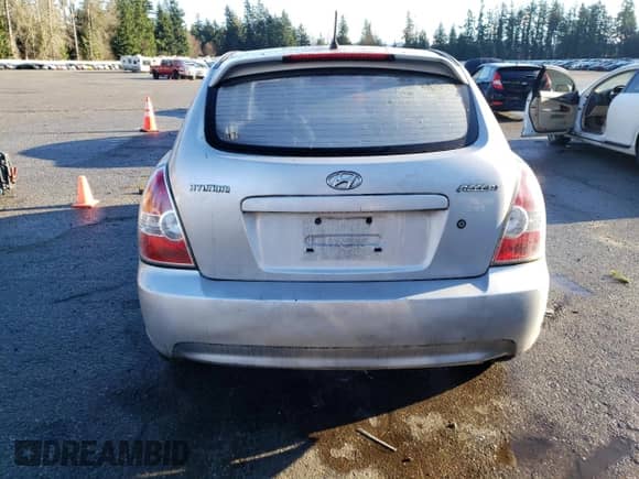2009 Hyundai Accent Auto GS z VIN KMHCM36C89U142148, wystawiony jako Copart lot #83156304 z przebiegiem 105 534 mil mil oraz Szkoda całkowita • Salvage title. Historia ofert i sprzedaży dostępna na DreamBid. Obrazek 6.