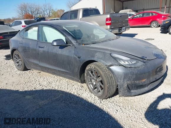 ✅ 2021 Tesla Model 3 Long Range • VIN: 5YJ3E1EB3MF849058 • Lot: 43672357. Wystawiony na IAAI z przebiegiem Nie podano. Bezpłatny archiwum sprzedaży aukcyjnych z USA i szczegółowy raport historii pojazdu na DreamBid. Zdjęcie 1.