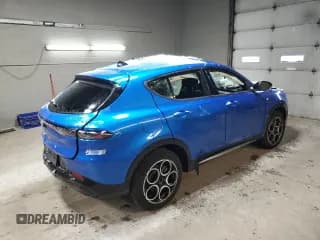 ✅ 2024 Alfa Romeo Tonale Ti • VIN: ZASPATCW0R3039314 • Lot: 84372224. Wystawiony na Copart z przebiegiem Nie podano. Bezpłatny archiwum sprzedaży aukcyjnych z USA i szczegółowy raport historii pojazdu na DreamBid. Zdjęcie 3.