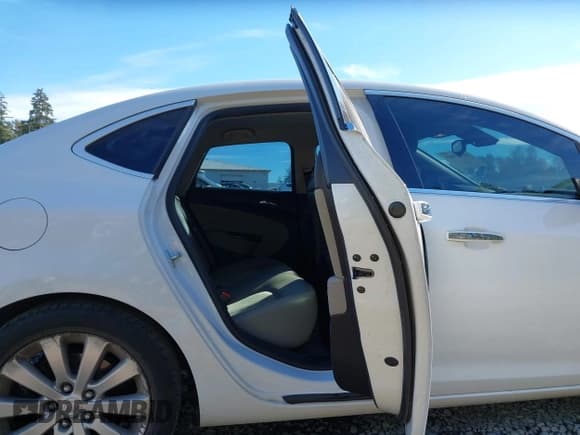 ✅ 2013 Buick Verano • VIN: 1G4PP5SK1D4241632 • Лот: 43383985. Опубликован ранее на IAAI с пробегом 190 791 миль. Бесплатный доступ к архиву аукционных продаж из США и подробный отчёт об истории автомобиля на DreamBid. Изображение 8.