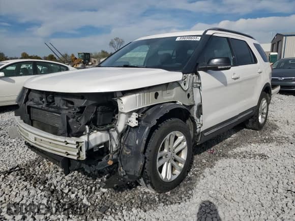 ✅ 2017 Ford Explorer XLT • VIN: 1FM5K7DH6HGC10416 • Lot: 89698655. Listed on Copart with 126,525 mi. Free auction sales archive from the USA and detailed vehicle history report at DreamBid. Image 1.