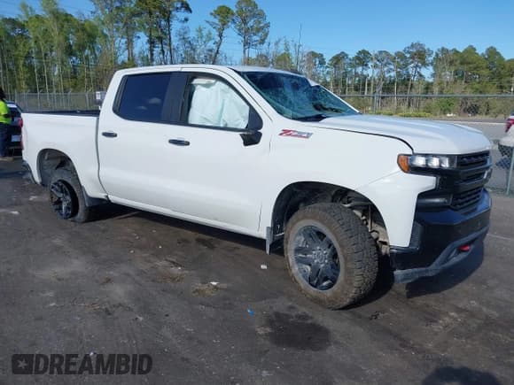 ✅ 2020 Chevrolet Silverado 1500 LT Trail Boss • VIN: 1GCPYFED0LZ269489 • Lot: 41886733. Wystawiony na IAAI z przebiegiem 71 414 mil. Bezpłatny archiwum sprzedaży aukcyjnych z USA i szczegółowy raport historii pojazdu na DreamBid. Zdjęcie 1.